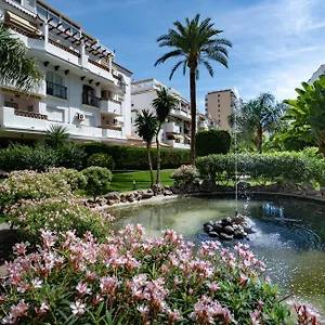 Holidays & Homes I Playa, Piscinas ,relax Apartment